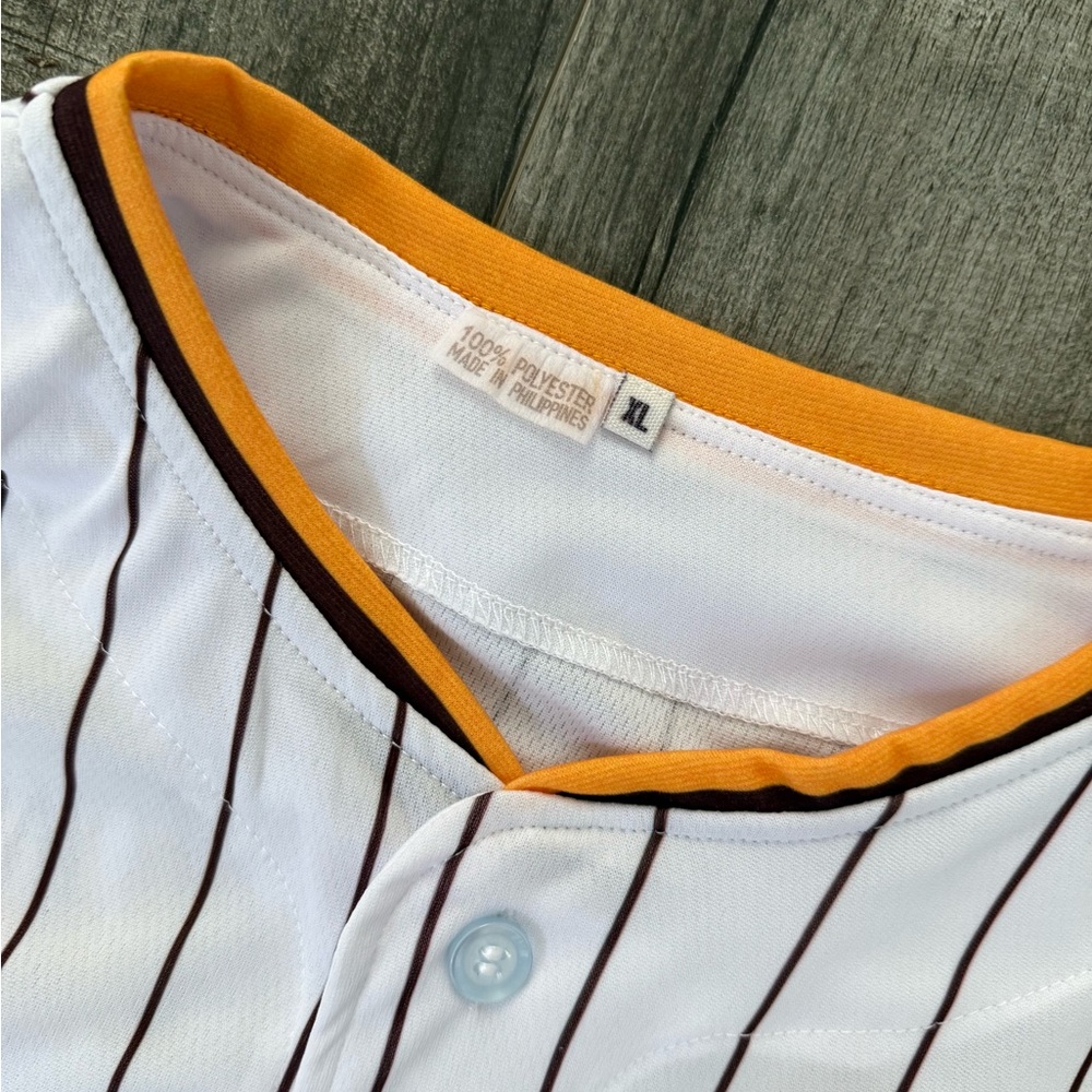 Fernando Tatis Jr. of San Diego Padres Baseball Jersey - signed & authenticated - Picture 2 of 11